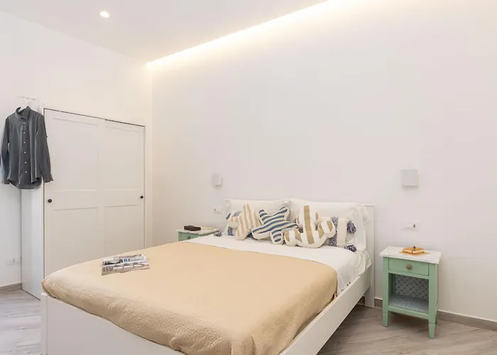 Domus Mediterranea 펜션 *